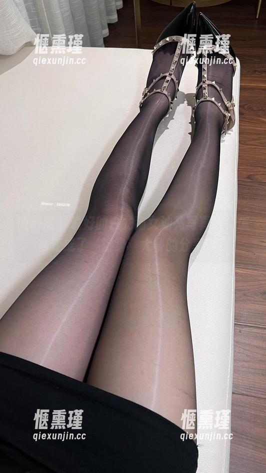 微密圈 - 说好的白龙猫女油亮写真集，怎么变成了‘湿身’大赛的分享呢？