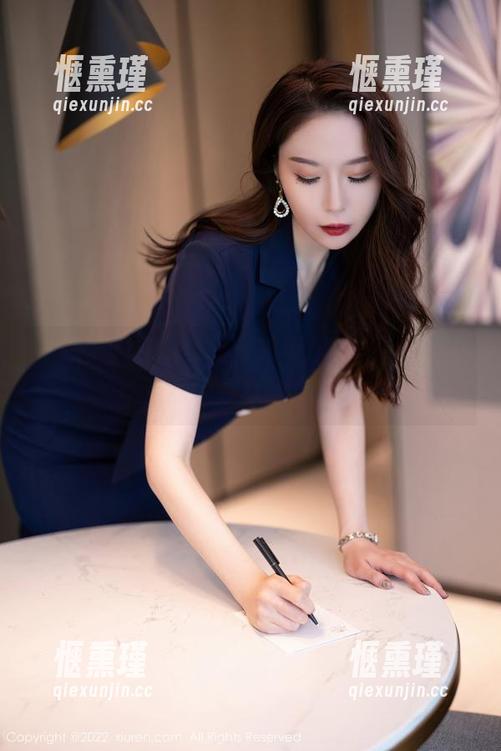 秀人网-Olivia童安琪 秀人网 - Olivia童安琪黑丝原图,让人忧患意识强烈,哈哈!