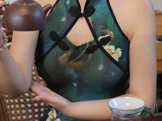 秀人网 – 比基尼之争，加朵babe高清写真给了咱一记暴击！