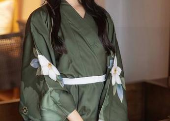 秀人网 – 走过校园的缤纷，最新安然anran校服套图如梦似幻，居然也能这么好看？