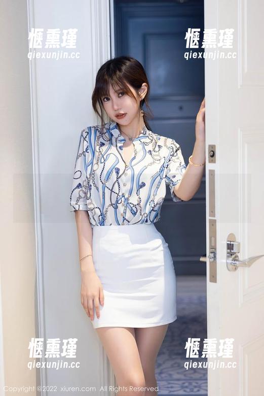 秀人网-安然maleah 秀人网 - 安然maleah的阅读空间:这本图书馆主题写真作品集下载超好看!