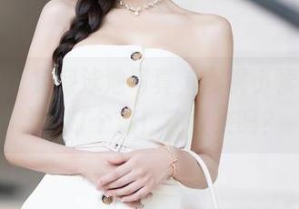 秀人网 – 定制泳池写真，樱桃小犊子要在水里打个滚！你敢来吗？