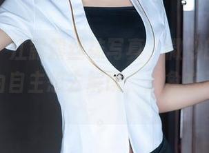 秀人网 – 江露露丝袜写真，微妙的姿态，让人不由自主想去解读，想象在不断跳跃。