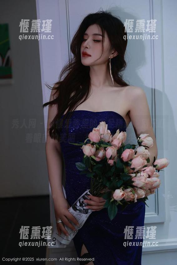 秀人网-爱酱里 秀人网 - 静候爱酱里的美足精选,别只盯着眼前的美丽,想想你的足尖啊!