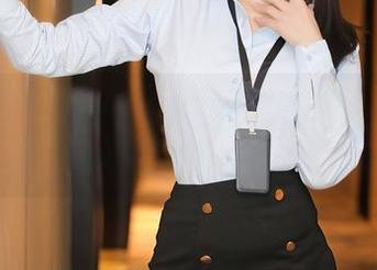秀人网 – 白芷yy的礼服美图来袭，分享一下我已经心思乱得飞起的状态。