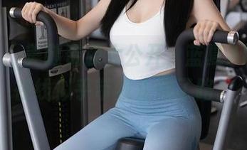 秀人网 – 美腿资源大公开，蓝夏Akasha在线似乎带我走偏了路。