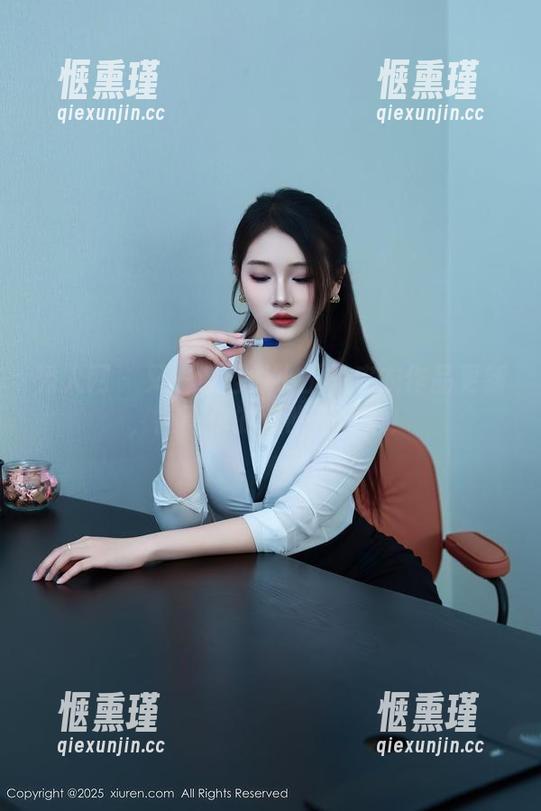 秀人网 - 又一波西门小玉的皮衣作品更新，擦亮你的双眼见真章！