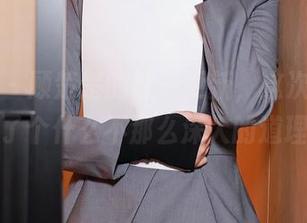 秀人网 – 顾楚楚的袜子更新，这次她用丝袜讲了个什么不那么深入的道理呢？