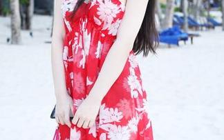 美媛馆 – 制服也能在线变身，美图中的伊雨蔓Fiona果然不一般。