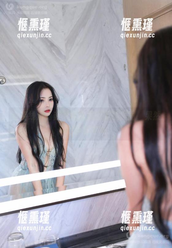 苏嫣嫣阿姨 当视线滑到苏嫣嫣阿姨的美腿美图,果然沉醉其中啊