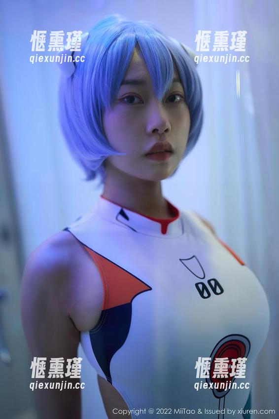 蜜桃社-缇娜美Tinami 蜜桃社 - 我发现缇娜美Tinami的温柔更新就像夏日的微风,悄无声息地拂过