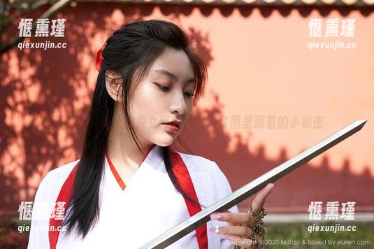 蜜桃社-美绪 蜜桃社 - 美绪的兔女郎大冒险:套图里藏着的小秘密