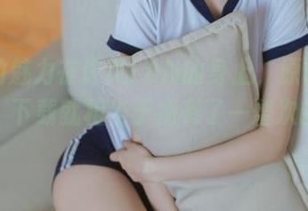 校服的魅力在许岚LAN的身上，原图直击心灵，下载就相当于拥有了一整次的想象。