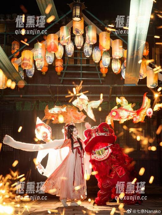 贰加六的温柔cos，完美美图趣味横生