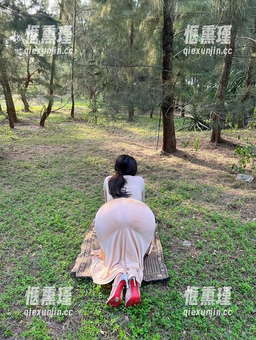 微密圈 - 迷人的五姨太KTV独家图包，下载后保证你想唱！