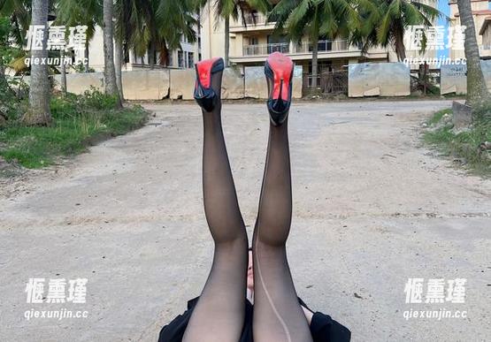 微密圈 - 修女吗？让我看看这张原图，迷人的五姨太可是有话要说！