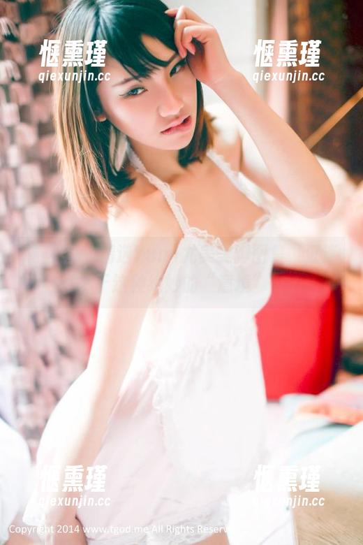青豆客 - 精选Yumi尤美美脚图集，沉迷于这种绝妙的“意境”
