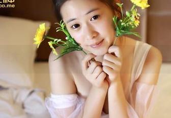 青豆客 – 拍照太好看，少女赵伊彤的壁纸可以做封面男主了吧？