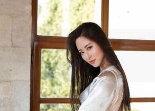 魅妍社 – 户外拍摄！小乔Joyi最新美图可真让人眼前一亮！