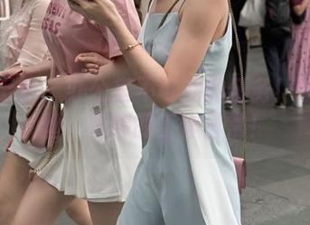 魔镜街拍 – 办公室不可能的任务！全套黑丝，婷婷的工作日常！