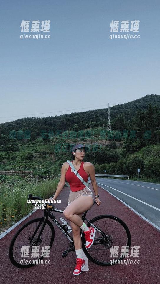 微密圈 - 无处不在的美腿！鹿瑶的写真，腿部记忆必收录！