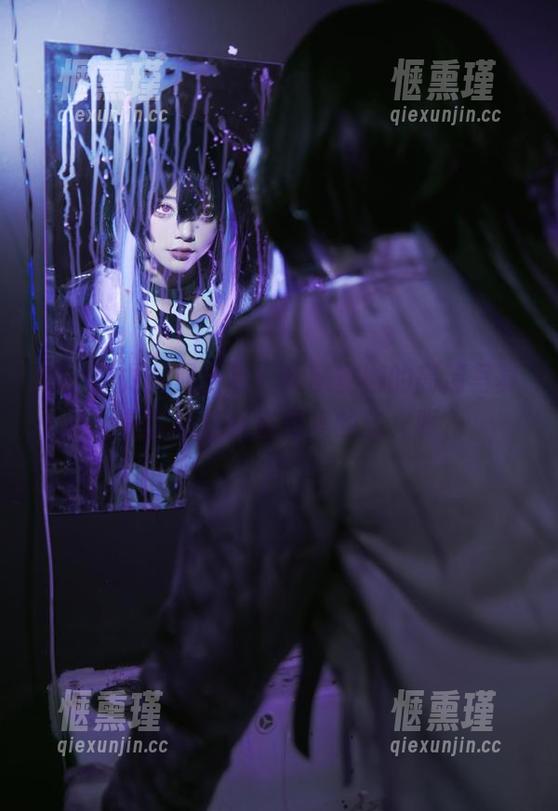 哦，黑龙贯通出品！薇薇安娜的高清写真集是否会打破我对美的定义呢？